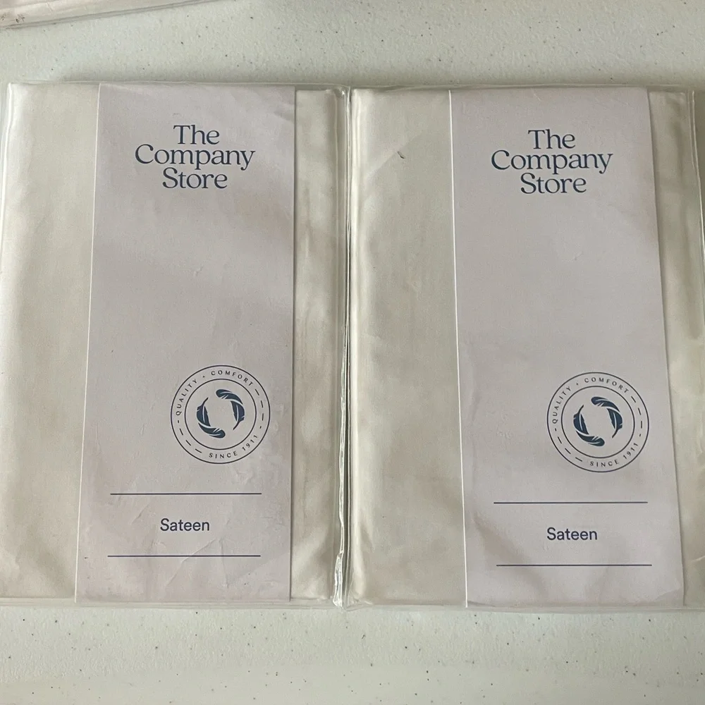 2 The Company Store Classic Smooth Wrinkle-Free Sateen Standard Shams White #2